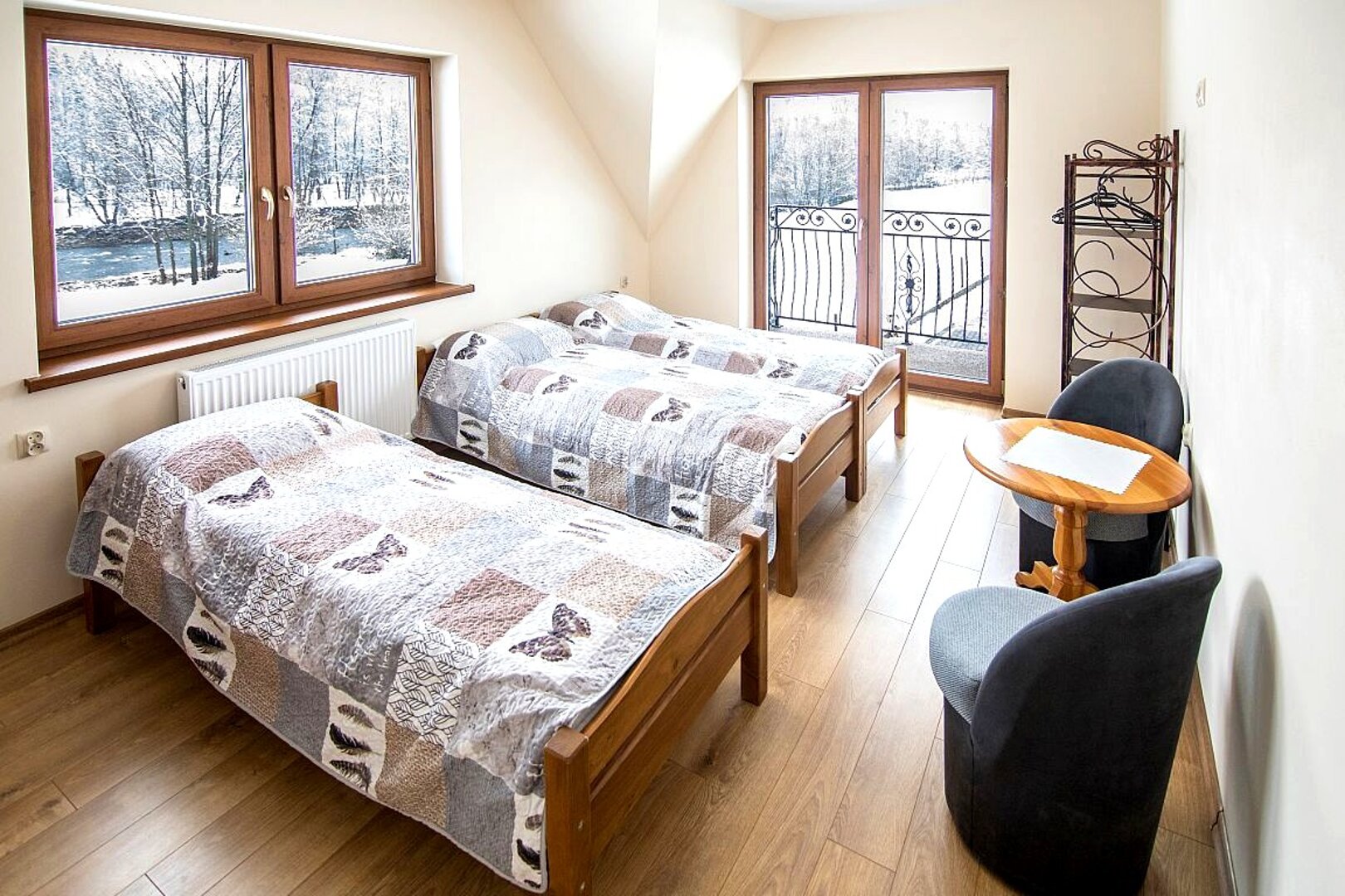 Pokój trzyosobowy z balkonem Pokój trzyosobowy z balkonem